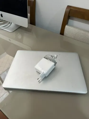Apple Mackbook 8Gigas SSD256