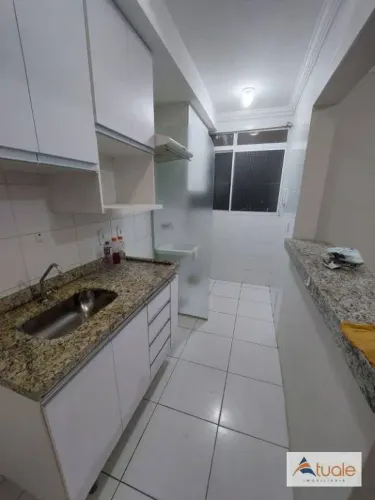 Apartamento com 2 dormitórios para alugar, 49 m² por R$ 2.167,50/mês - Condomínio Portal C