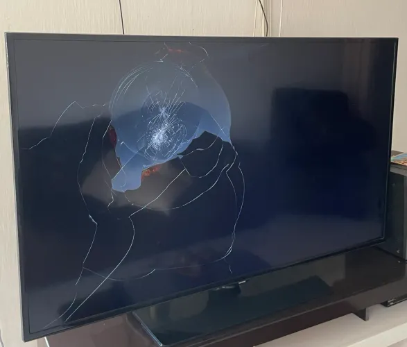 VENDO TV PARA QUEM QUER CONSERTAR 