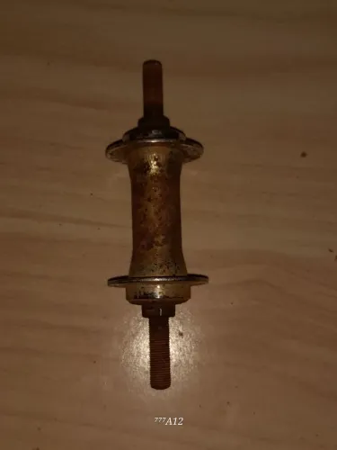 Cubo de bicicleta usado mais em boa condição pra usar por 20 reais 