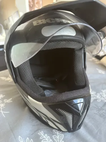Capacete Adventure Sport número 60 semi novo.