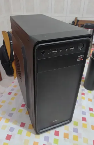 PC Gamer (usado) c/ Ryzen 3 2200g e RX 560