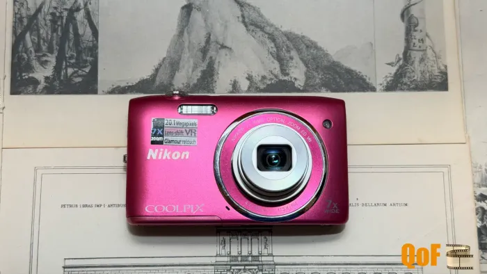 Câmera Digital Nikon S3500 - Rosa, de 20MP e 7x de zoom (estilo cybershot)