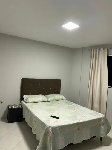 Cama de casal box com cabeceira 