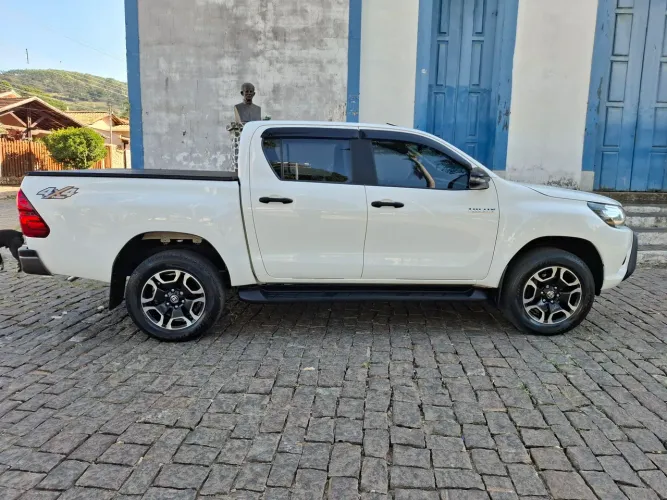 Toyota Hilux CD 4X4 2.8 Diesel Mec. 2020