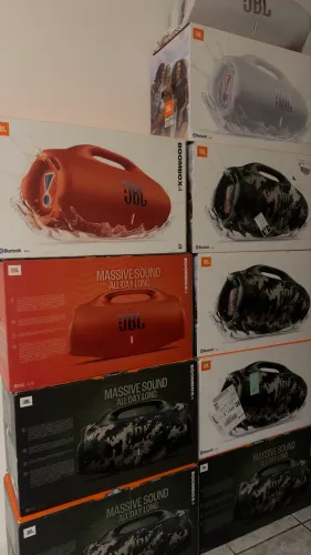 Boombox 4 laranja disponível 