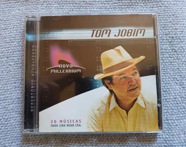 Cd Tom Jobim - Novo Millennium - 20 Músicas - Excelente Estado