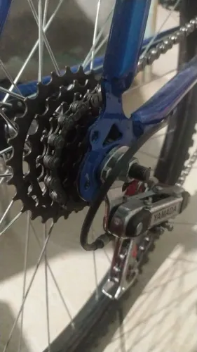 Bike 100% nova nunca usada, meu filho não anda, troco em game tb.