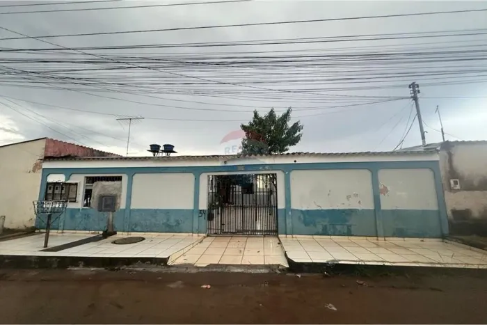 CASA COM 4 KITNETS Á VENDA NA 415 SAMAMBAIA NORTE