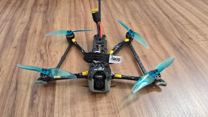Drone flywood explorer lr4