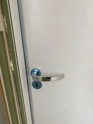 Porta pronta branca 70x210 com batente, alizares e fechadura