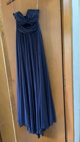 Vestido de festa azul marinho