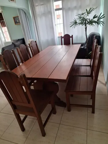 Mesa de Jantar Colonial em madeira maciça (Itatiba) + 8 cadeiras - Ótimo Estado