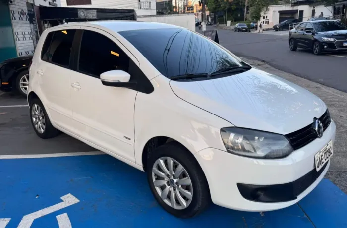 Volkswagen Fox 1.0 MI Total Flex 8V 3P 2014