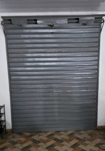 Porta de enrolar Completa medindo 2,00x2,45