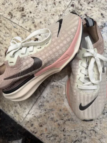 Tênis Nike primeira linha semi novo