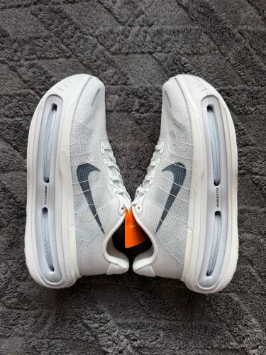 Nike Vomero Premium Off-White