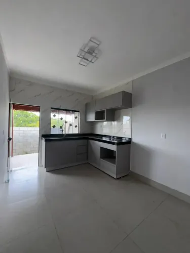 Casa à venda no Bairro Residencial Alphaville, em Anápolis-GO.