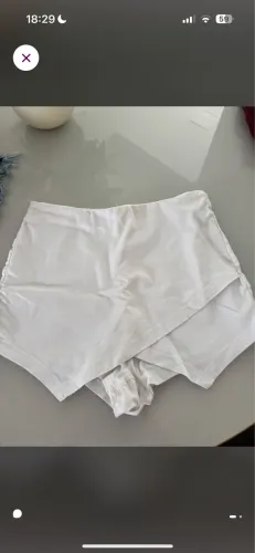 Short saia branco p