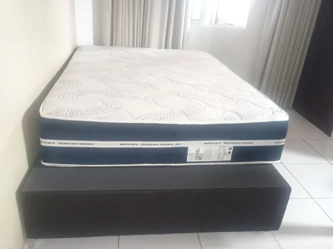 Cama box casal base e o colchão semi-nova