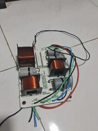Vendo divisor de frequencia 2 vias ti 800w