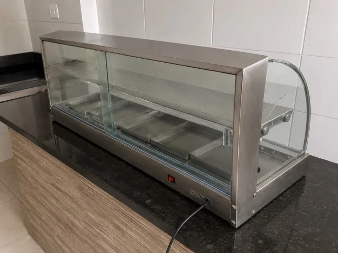 Vendo Estufa 1,20 com 14 bandejas 850,00