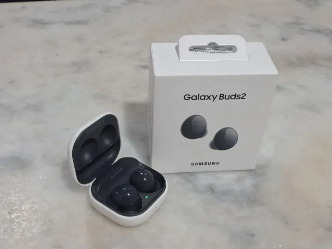 Fones de Ouvido Samsung Galaxy Buds 2 (Usado, Completo na Caixa)