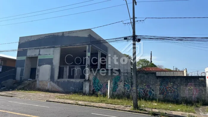 Barracão de Esquina com Terreno para Estacionamento - Jardim Carvalho