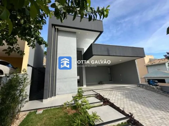 Casa Térrea no Condomínio Madre Maria Vilac com Piscina