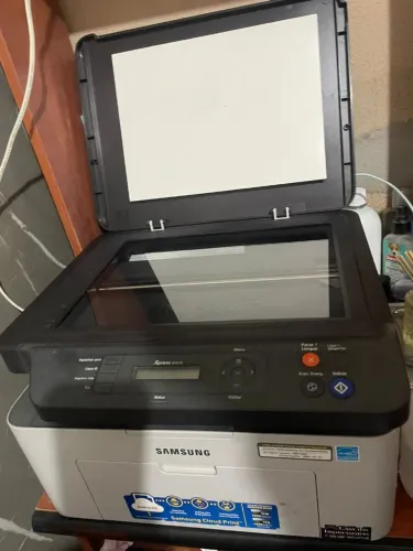Vendo Impressora Multifuncional Samsung Xpress M2070 em excelente estado de funcionamento.