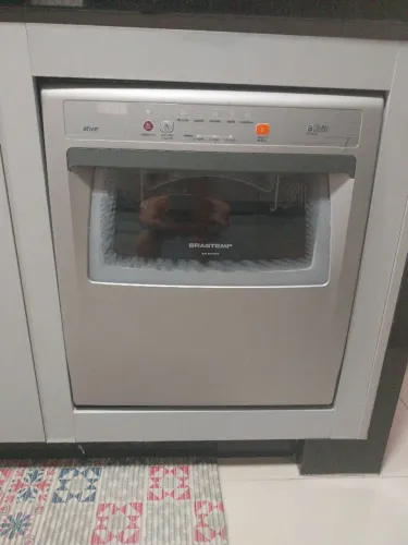 Lava-louças Brastemp Ative! 8 Serviços Prata - Excelente Estado, quase não foi usada.