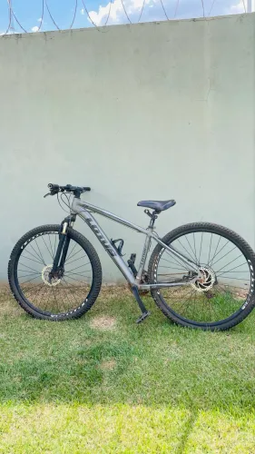 VENDE-se BICICLETA ARO 29 LÓTUS