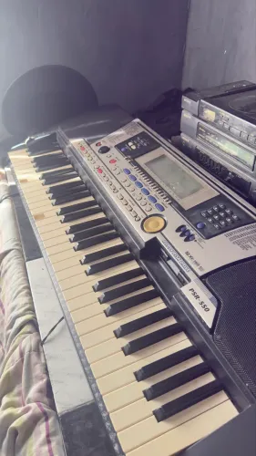 VENDO YAMAHA PSR-550