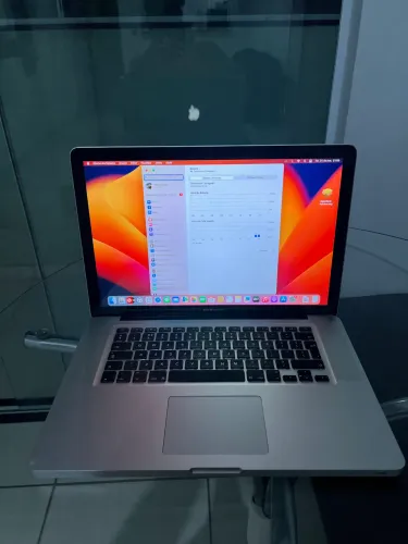 MacBook Pro 2011 || i7 || 8GB RAM || 128GB SSD