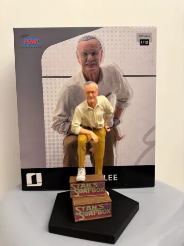 Iron studios stan lee edição padrão