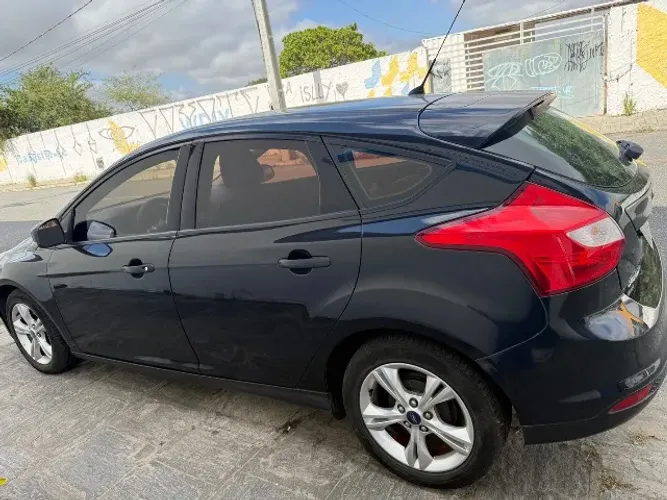 Ford Focus 1.6 S/1.6 SE Flex 16V 5P AUT 2015