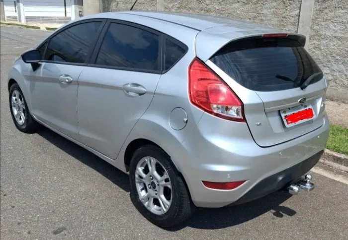 Ford Fiesta 1.6 16V Flex Mec. 5P 2015