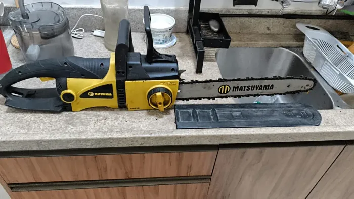 Motosserra elétrica Matsuyama 2400W da 2.4kW 60Hz 220V