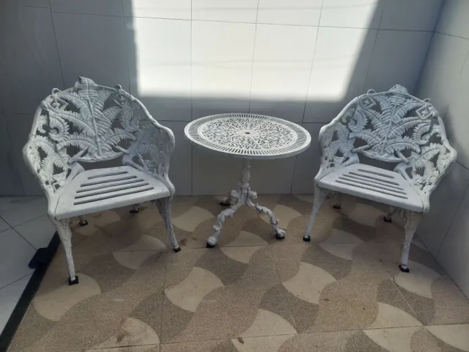 Vendo conjunto de cadeiras de ferro