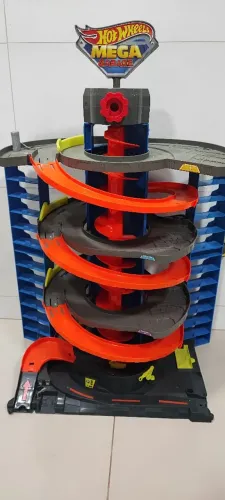 Mega Garagem Hotwheels