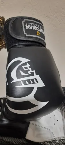 Luva de boxe/muay thai nova sem uso a pronta entrega pretoryan