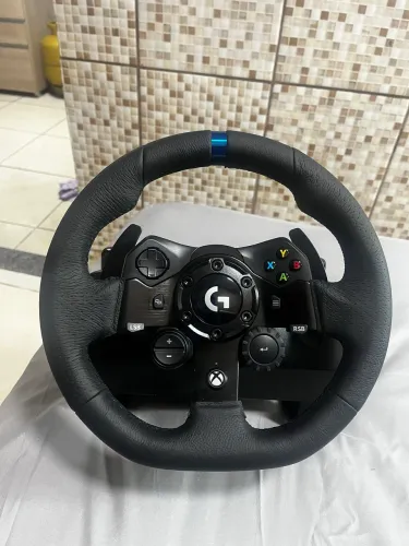 Volante g923 usado apenas 2 vezes