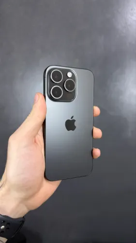 Iphone 15 PRO sem detalhes, na garantia! 