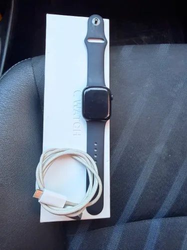 Vendo Apple Watch série 9 41mm, bateria 93% acompanha caixa