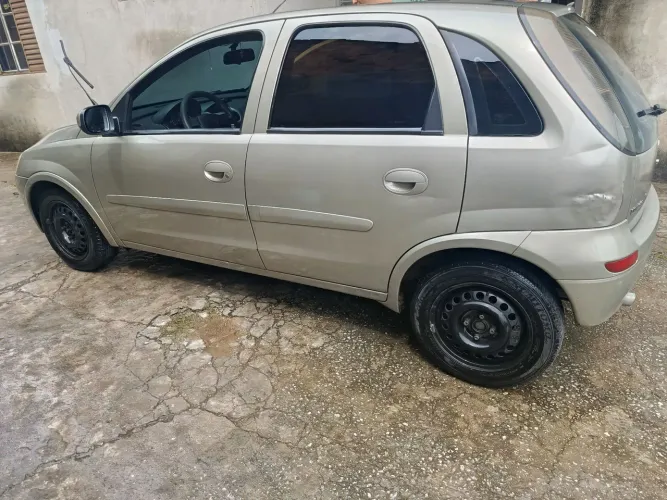 Chevrolet Corsa Hat. Premium 1.4 8V Econoflex 5P 2010