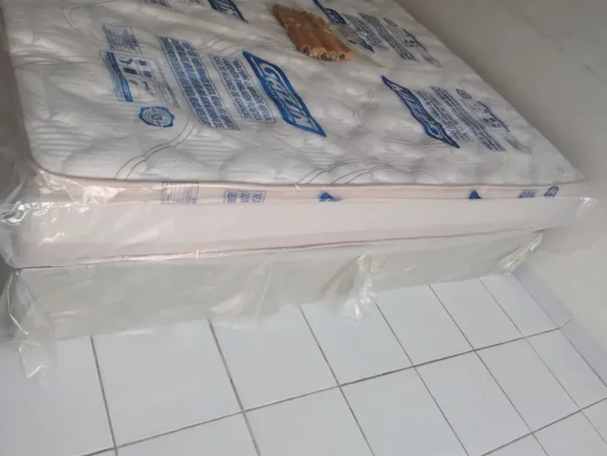Colchão Queen Size+ base casal