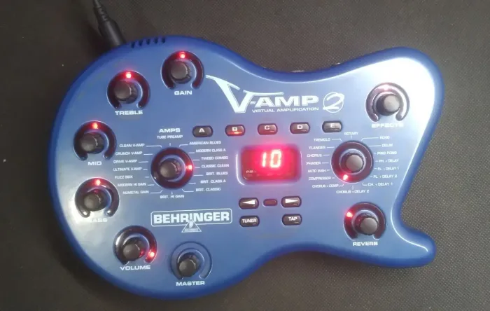 Pedaleira Behringer V- Amp 2