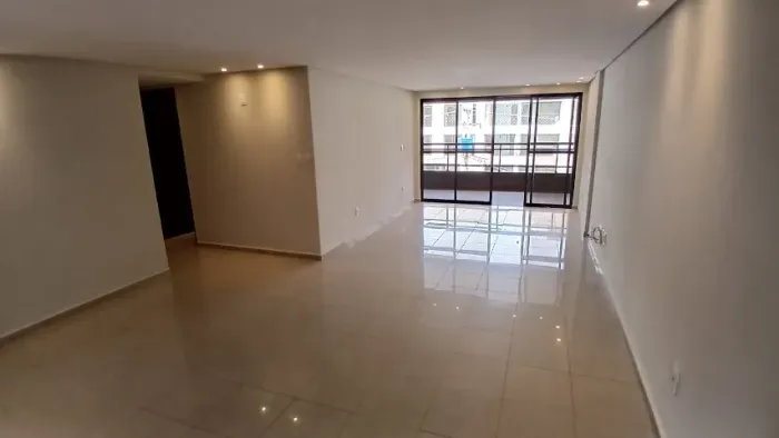 APTO PRÉDIO BEIRA MAR CB BRANCO