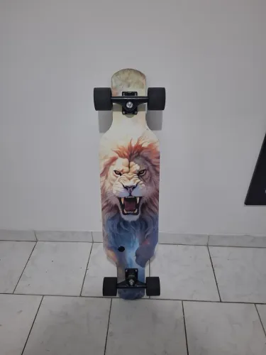 Skate longboard  rolamentos red bones em ótimo estado