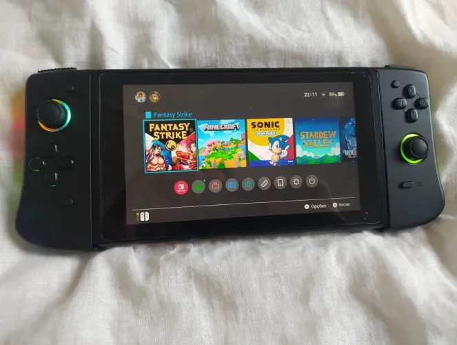 Nintendo Switch (só console e controle) Usado